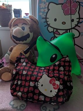 Hello Kitty Black Apple Print Handbag  Bag Purse